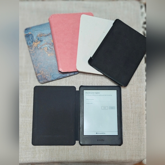 Kindle 10th generation with backlight - Picture 2 of 5